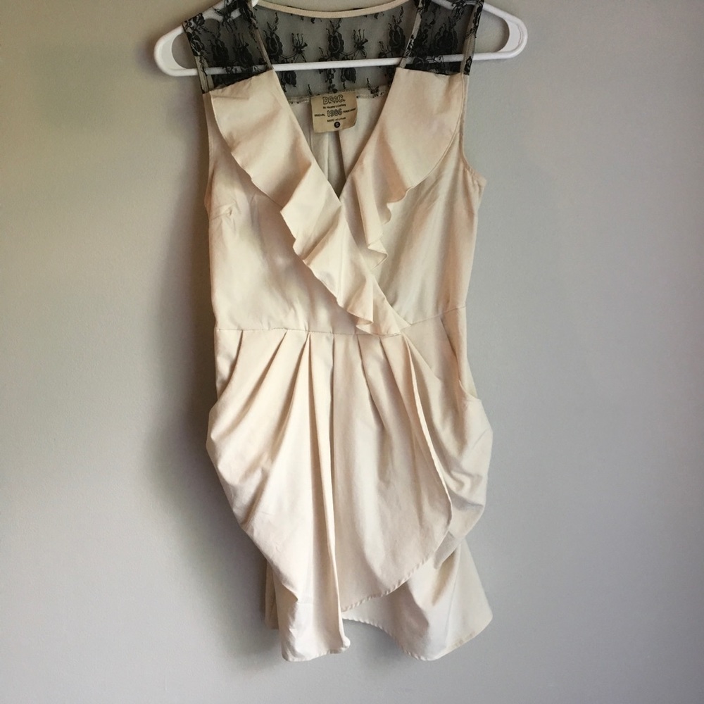 NWOT DISCOVERY CLOTHING SMALL TUNIC TOP: CREAM